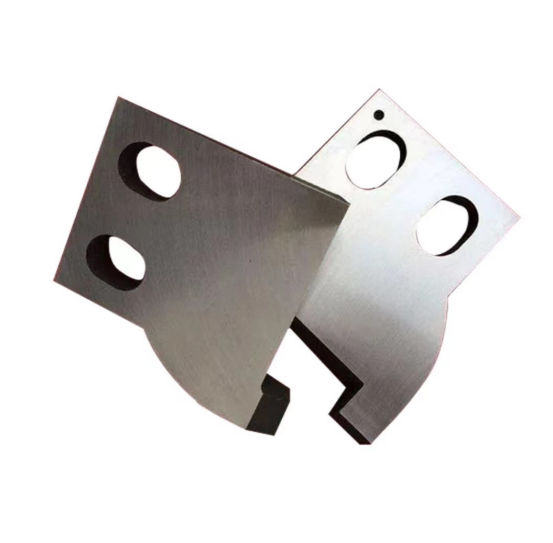 Flying shear blades